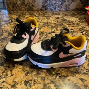 Toddler girl Nike Air Max